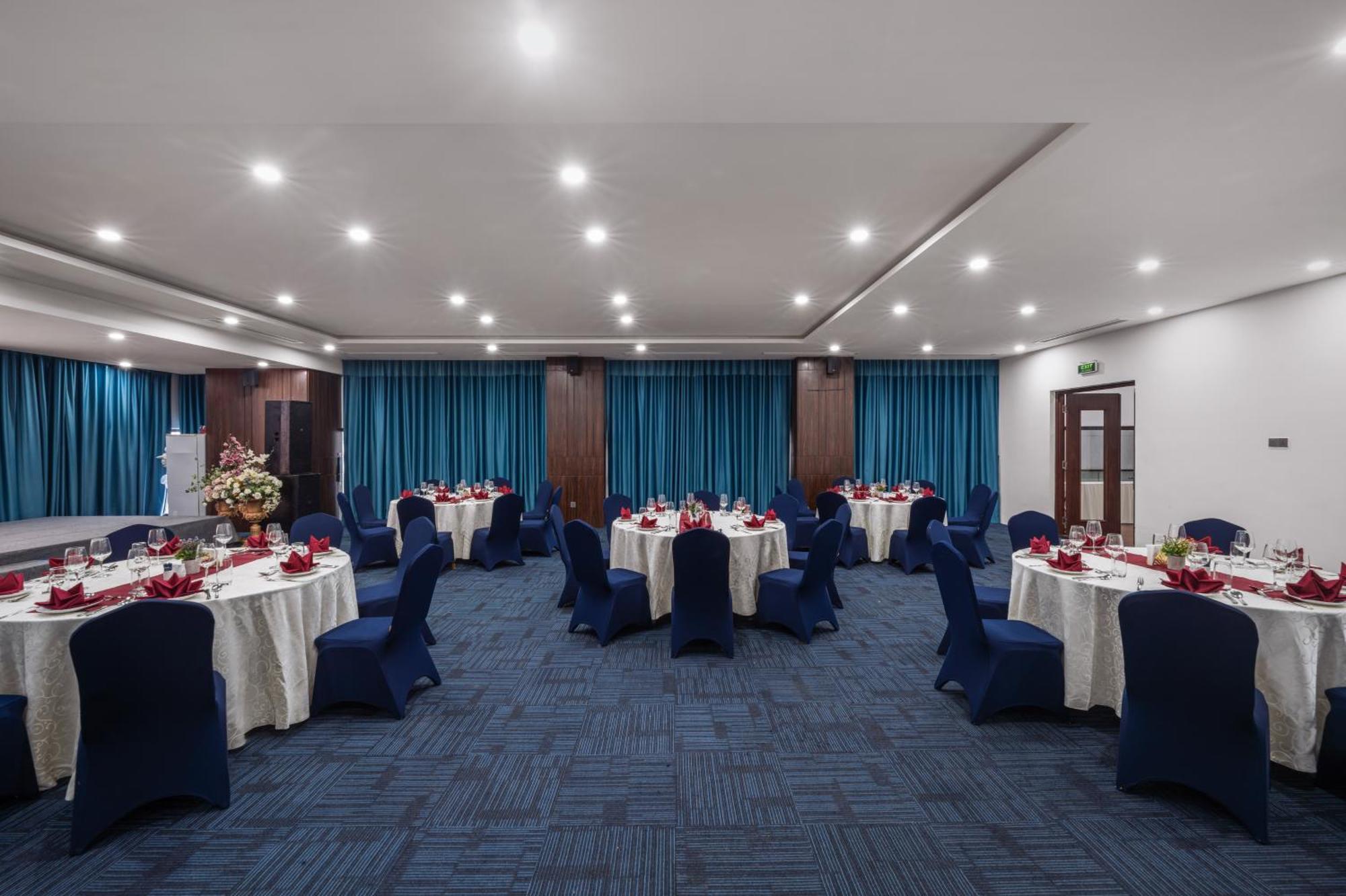 Canvas Danang Beach Hotel Exterior foto